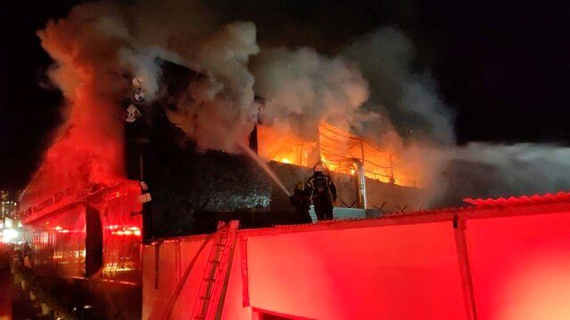 آتش‌سوزی گسترده در یک مجتمع تعمیرگاهی در شمال شرق تهران