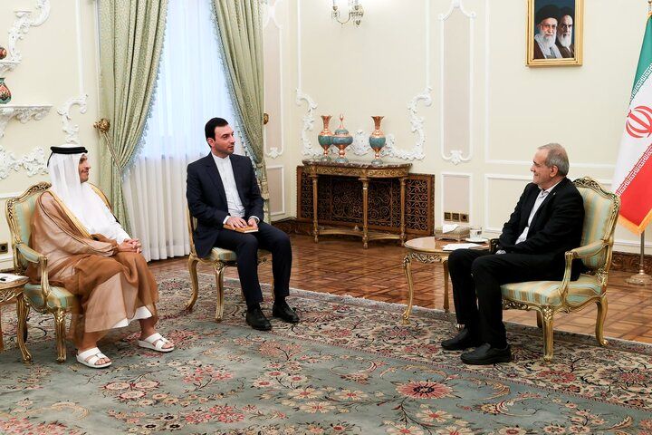 دیدار نخست‌وزیر و وزیر خارجه قطر با پزشکیان
