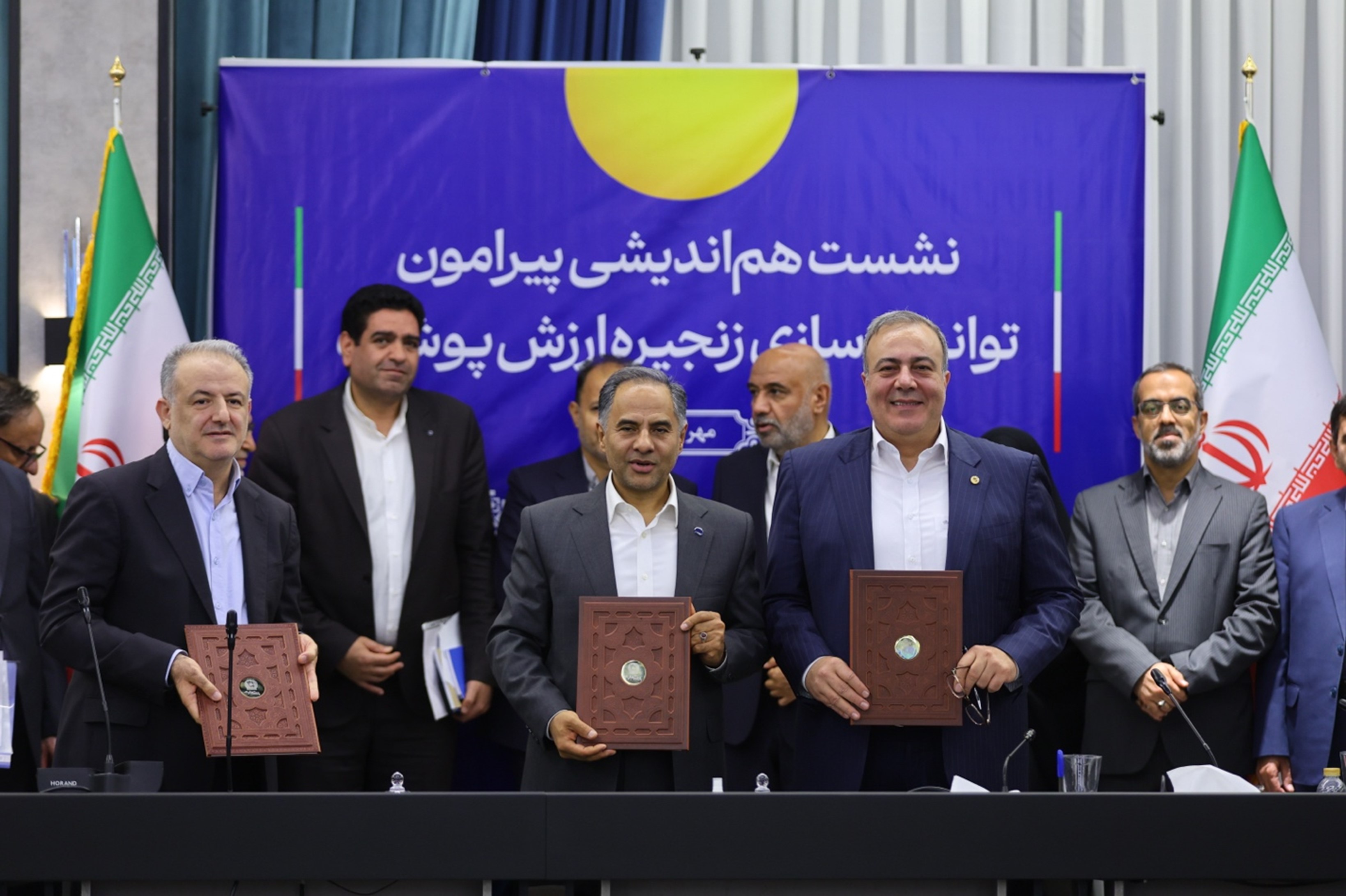 تامین مالی آسان برای صنعت پوشاک بر بستر بازارگاه اعتباری باروک 3