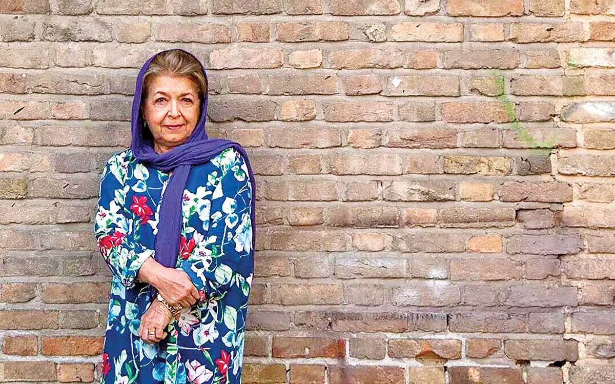 جای قالیچه روی دیوار نیست