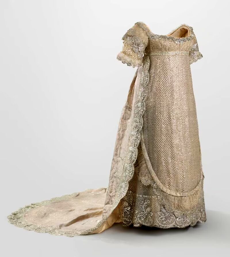 عکس| غم‌انگیزترین لباس عروس سلطنتی بریتانیا؛ لباس بد یُمنی که صاحب آن یک سال بعد از ازدواج درگذشت