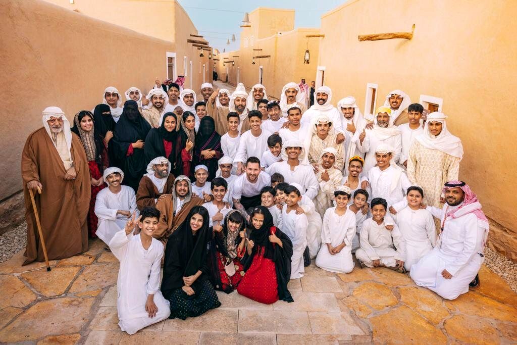 عکس | قاب یادگاری لیونل مسی و مردم عربستان