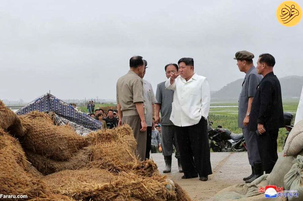 رهبر کره شمالی با لباس های گِلی / عکس 4