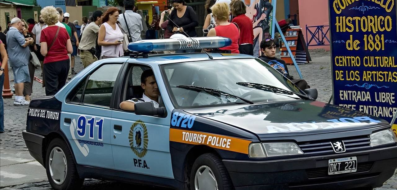 عکس | پژو ۴۰۵ در آرژانتین ماشین پلیس شد!