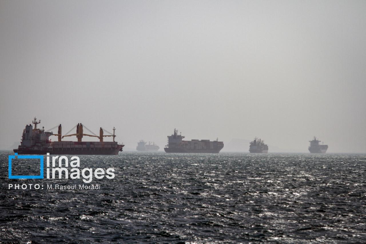 قطر: ترافیک در تنگه هرمز 80 درصد کاهش یافته است