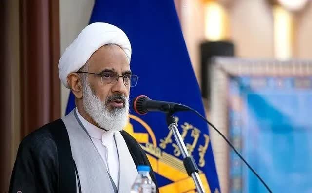 نماینده ولی‌فقیه در سپاه: باطل و مردود خواندن تفاهم‌نامه‌ای که رهبری مجوز داده‌اند مصداق ولایت‌پذیری نیست