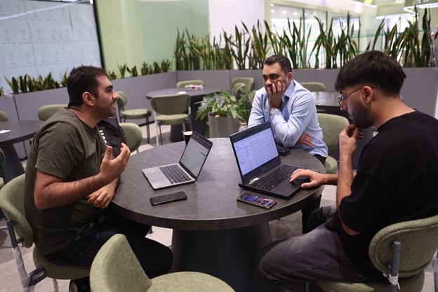 هکاتون هوش مصنوعی «پگاه داده کاوان شریف» با حضور تپسل و بازار؛ گامی نو در آینده‌سازی دیجیتال 3