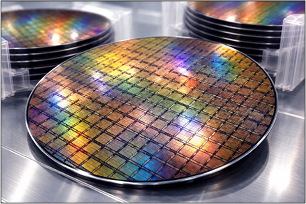 دست هوش‌ مصنوعی زیر سنگ «نیمه‌هادی‌ها»