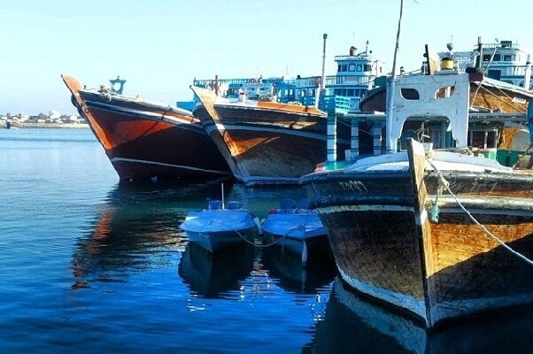 ۱۲ شناور در سواحل بندرعباس توقیف شدند+ جزئیات