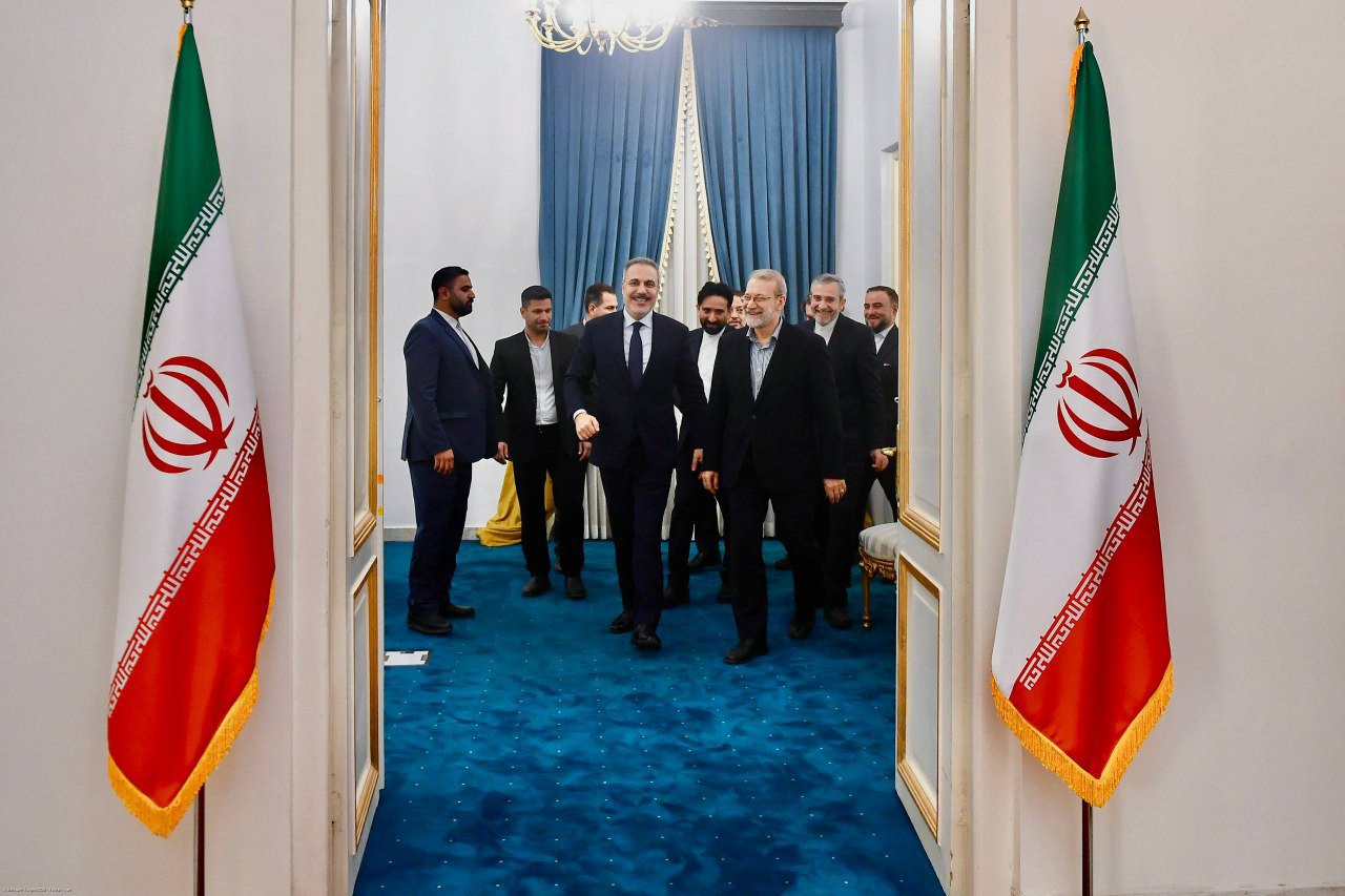 هاکان فیدان به دیدار علی لاریجانی رفت + عکس 2