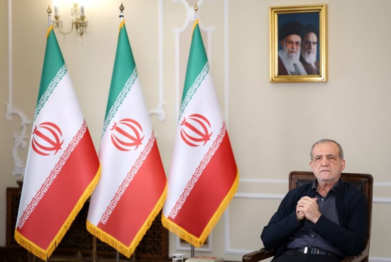 پزشکیان: تنها کسانی که در خیابان بودند ایران را نگه نداشتند همه سهیم هستند/ حوادث دی‌ماه پارسال قابل فراموشی نیست/ رهبر انقلاب در مورد تفاهم، نظر کارشناسی را پذیرفتند