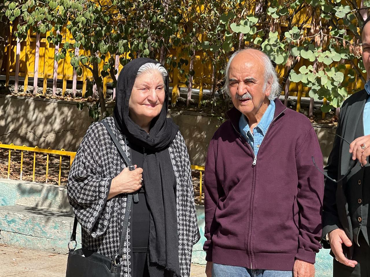 برگزاری مراسم تشییع جنازه ثمینه باغچه‌بان در مدرسه ناشنوایان باغچه‌بان / استاد شفیعی کدکنی و علی ربیعی هم آمدند + تصاویر 3