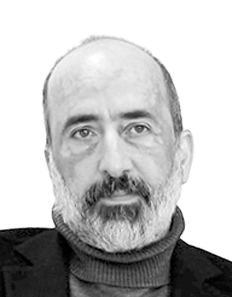 آریا صادق‌نیت