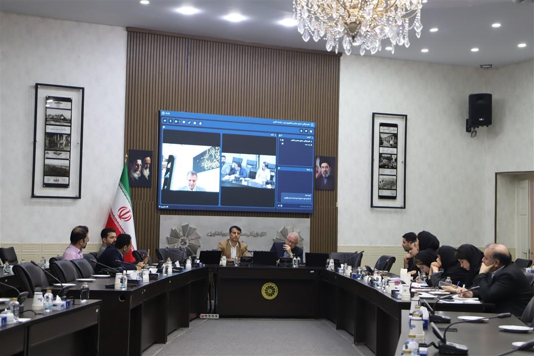 قوانین رفع تعهد ارزی باید با واقعیتهای تجارت تطبیق داده شود