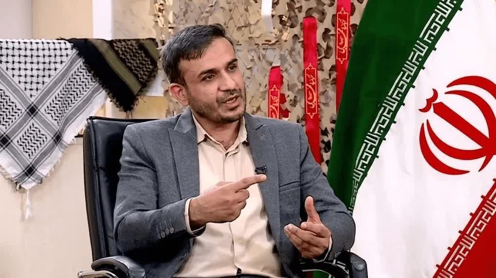 واکنش معاون سیاسی نیروی دریایی سپاه به ادعای آمریکا درباره کنترل تنگه هرمز/   هر شب بین ۲ تا ۵ شناور متخلف را هدف قرار دادیم