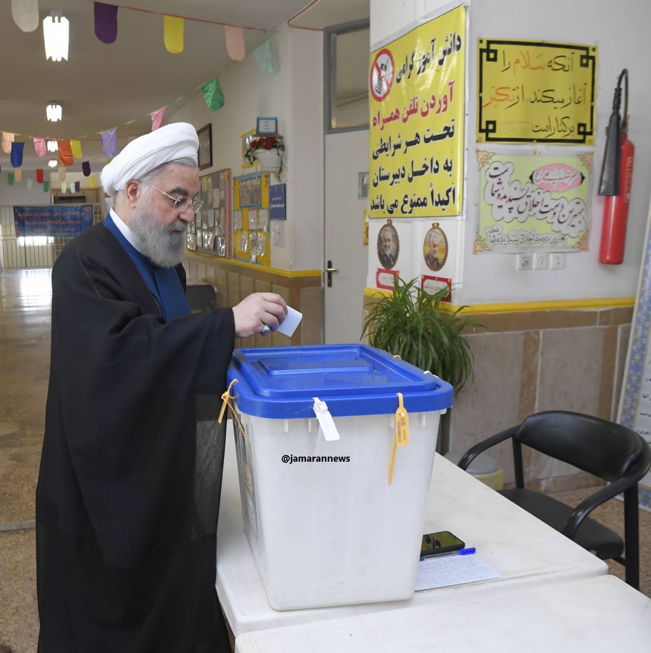 حسن روحانی رأی خود را به صندوق انداخت + عکس 2