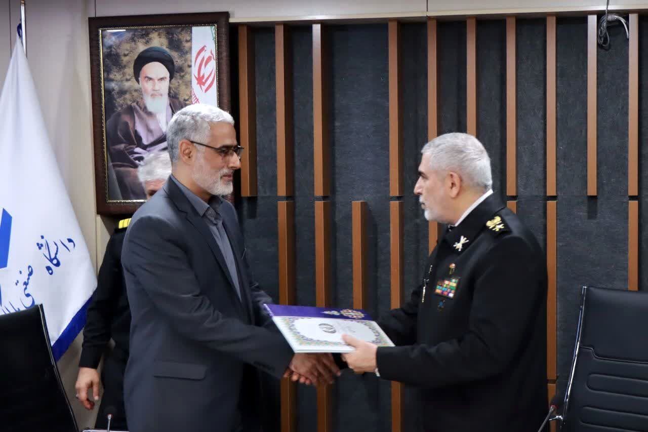 وزیر دفاع یک حکم صادر کرد 2