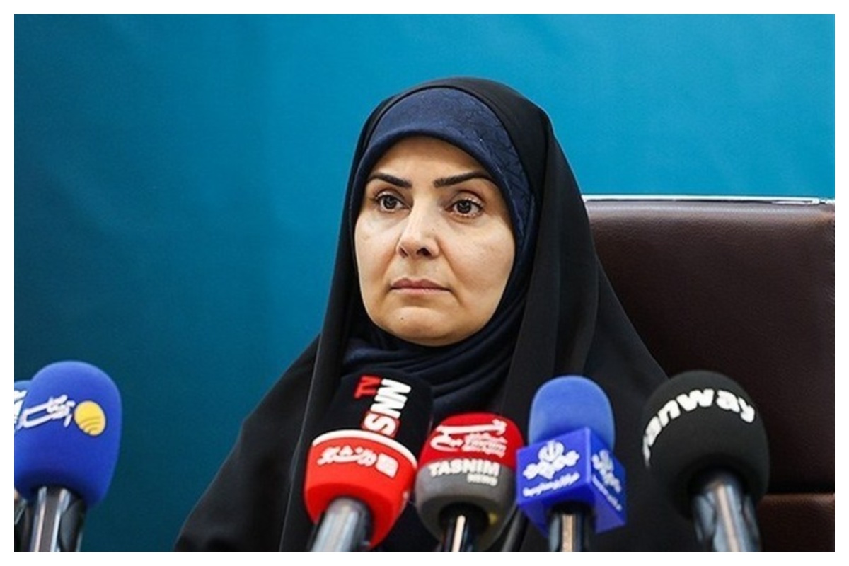 خاطرات فرزانه صادق از رهبر شهید انقلاب/ توصیههای ایشان حتی خارج از مرزهای کشور نیز راهگشا بود/ رهبر شهید تاکید می کردند که علی رغم مشغله زیاد، نباید از خانواده هایتان غافل شوید