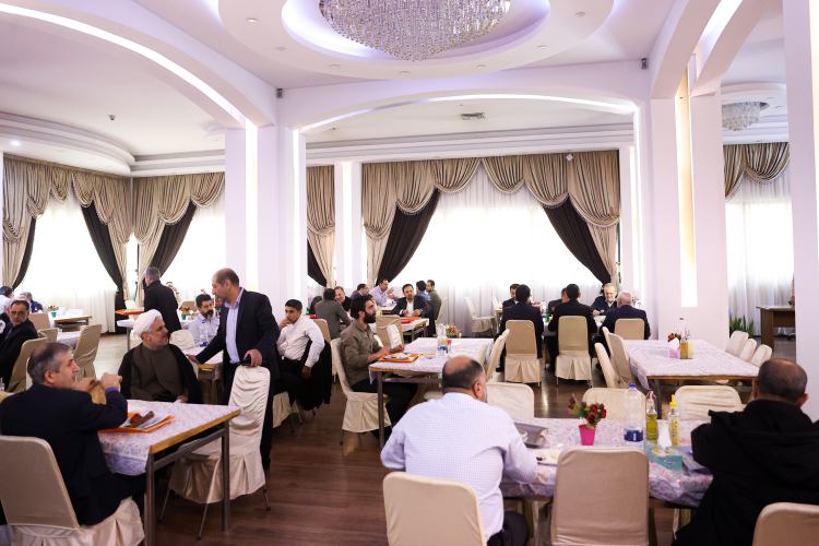 ناهار خوردن پزشکیان با کارکنان ریاست جمهوری + عکس 2