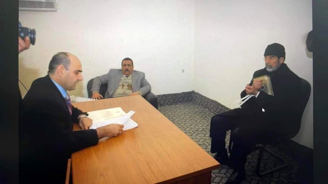 تصویری دیده‌نشده از صدام لحظاتی قبل از اجرای حکم اعدام او