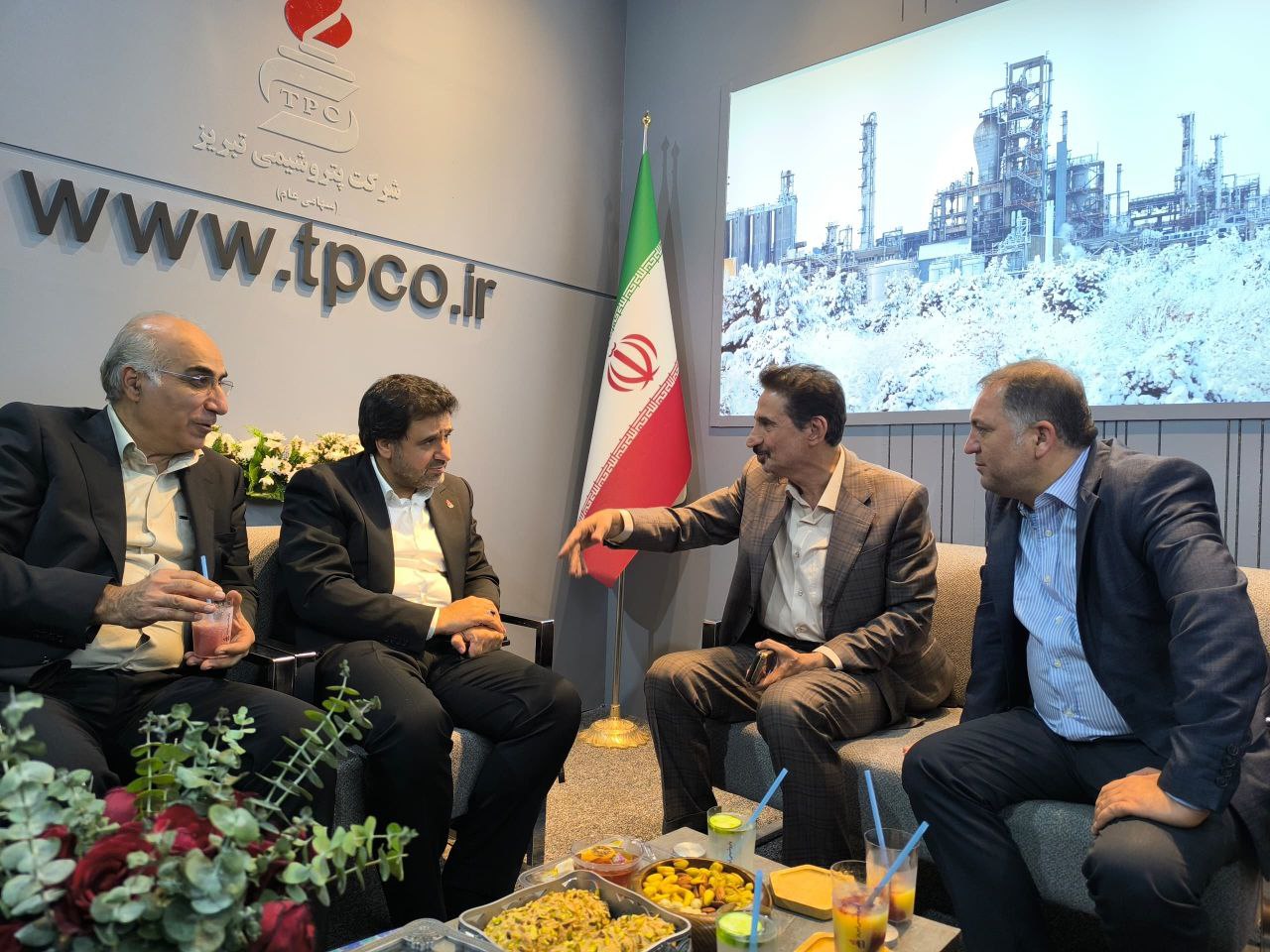 رایزنی‌های پرثمر پتروشیمی تبریز در نمایشگاه ایران پلاست 2
