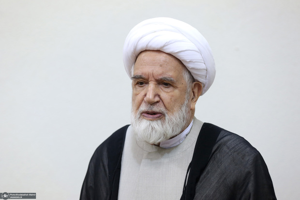 نخستین مصاحبه پس از حصر/ مهدی کروبی در حرم امام: انقلاب به برکت وجود امام زنده مانده/ در راهی که از دهه ۴۰ انتخاب کردیم، تجدید نکرده‌ایم