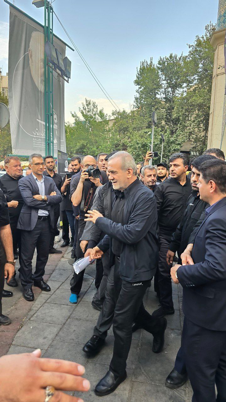 پزشکیان در مراسم ترحیم احمد توکلی حاضر شد + عکس 2