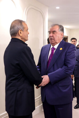 بازار آریا