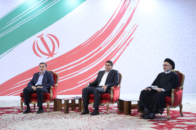 تصاویری از نشست پزشکیان با 3 فعال سیاسی - رسانهای 2