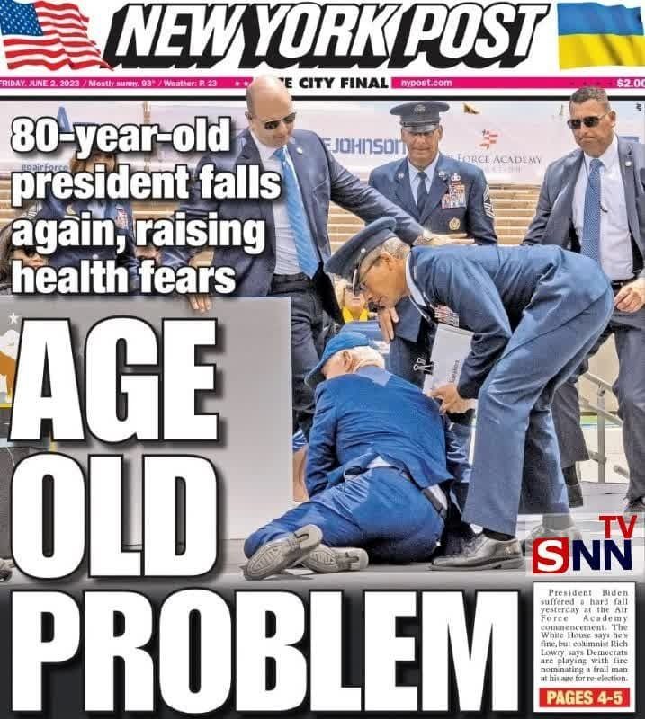 تمسخر روزنامه نیویورک پست نسبت به زمین خوردن بایدن با تیتر«دردسر سن پیری»