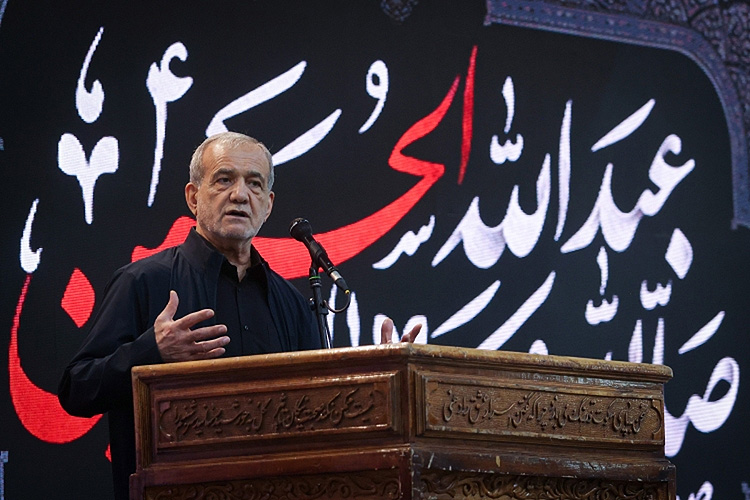 دولت خود را موظف به رفع مشکلات معیشتی مردم می‌داند