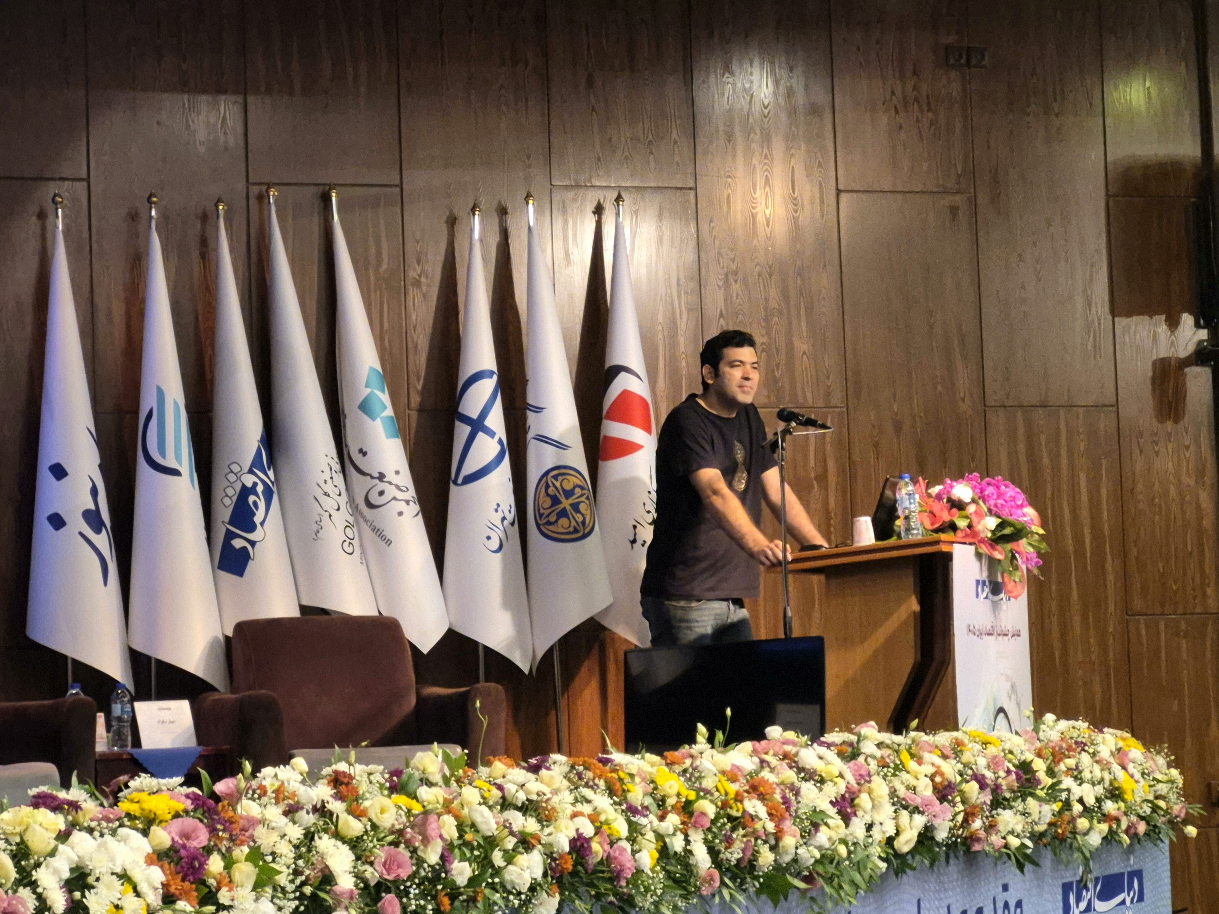 مدیر عامل آروانکلاد: با قطع اینترنت فعالیت اقتصادی دچار اختلال میشود/ نسبتدادن حملات بانکی به «بکدور آمریکایی» نوعی سلب مسئولیت است