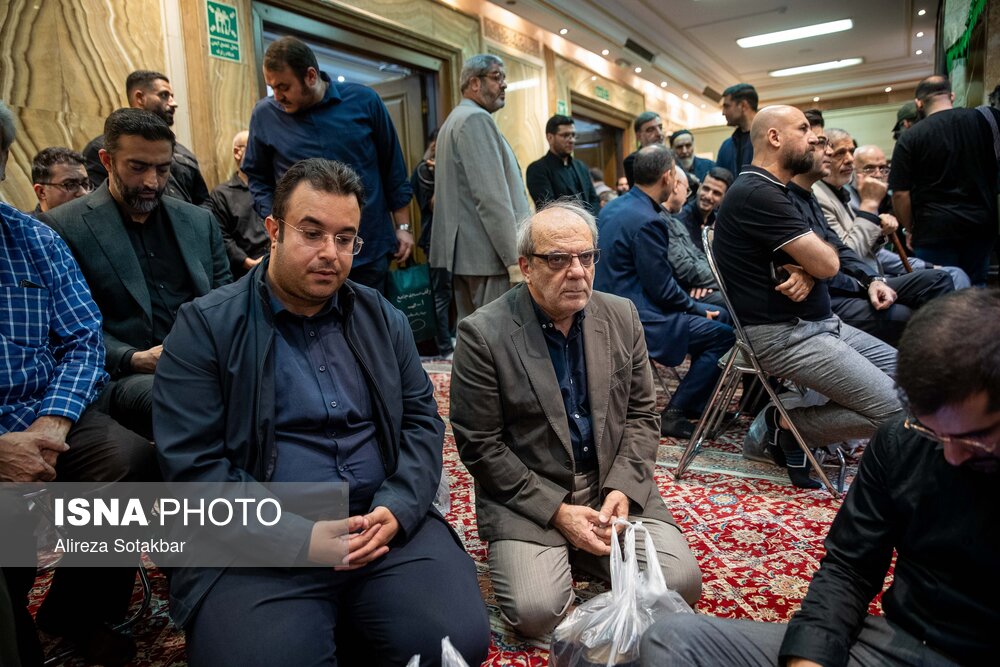 هم‌نشینی پزشکیان و چهره‌های اصولگرا و اصلاح‌طلب در مراسم ختم احمد توکلی + تصاویر 15