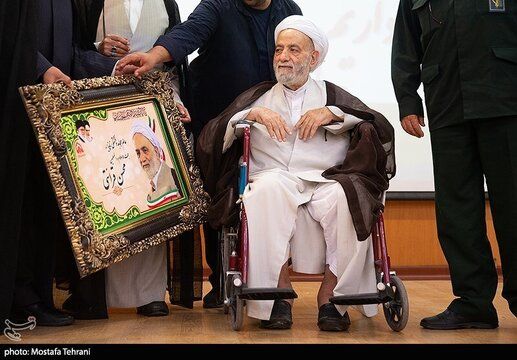 تصاویر حضور قرائتی با ویلچر در یک مراسم + عکس ها 3