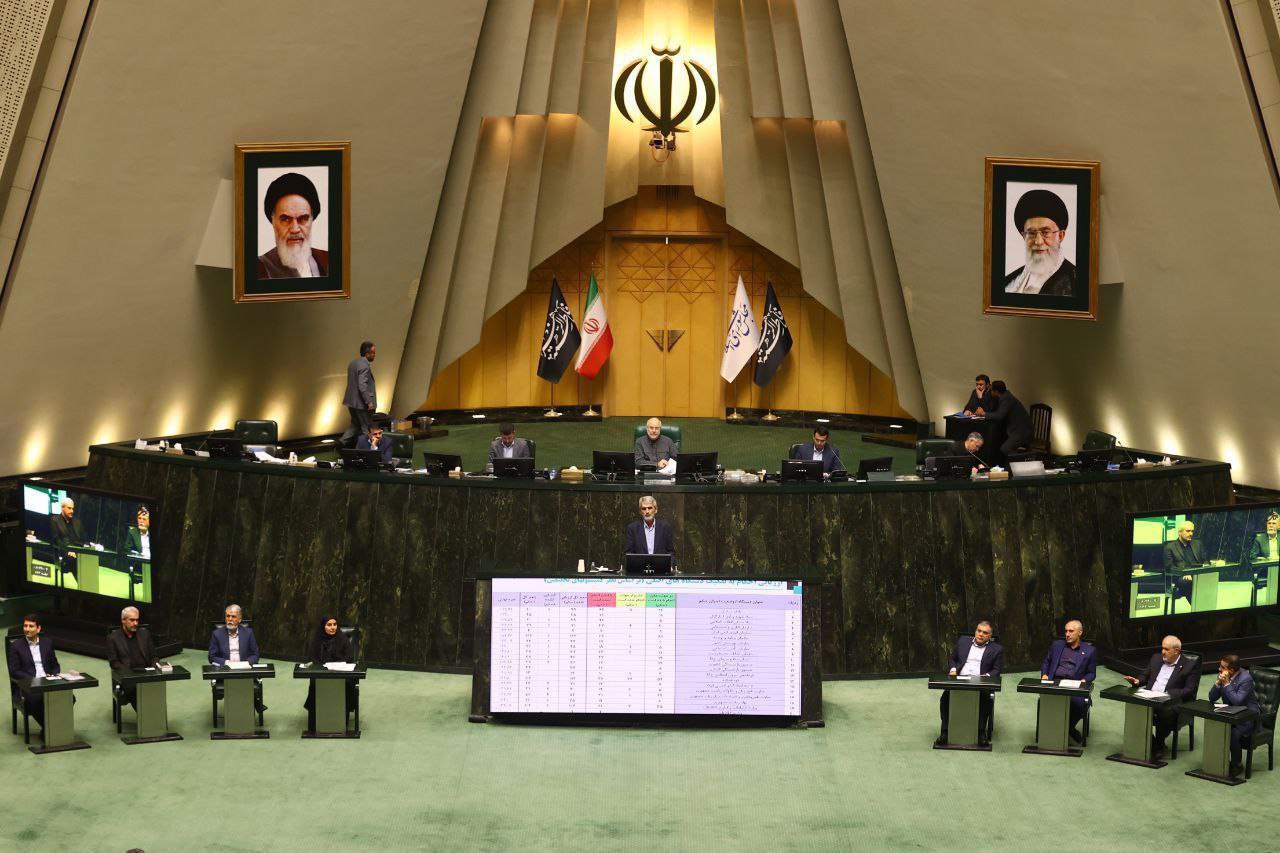 چیدمان جدید صندلی وزرا در مجلس + عکس 2