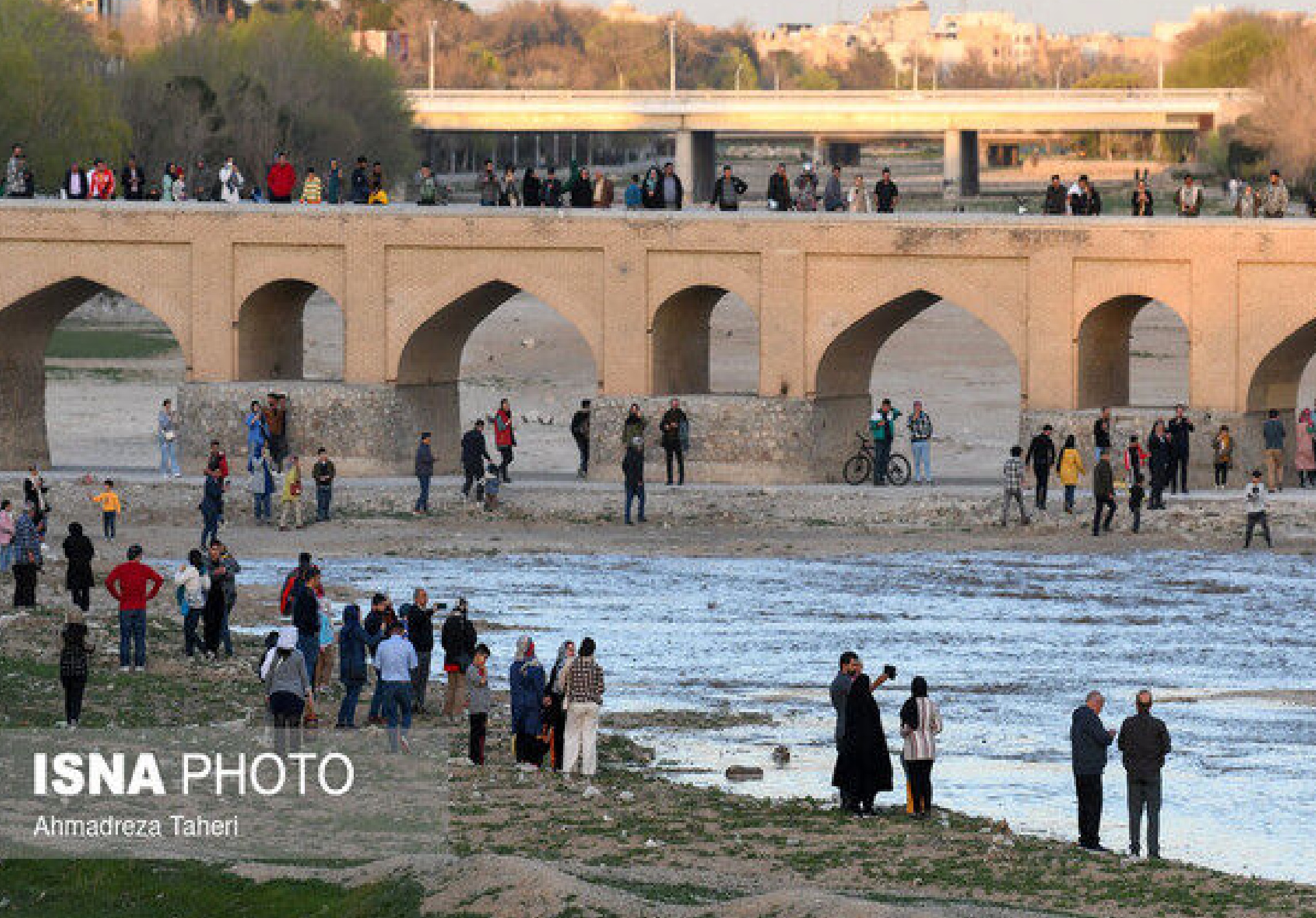 آب زایندهرود به اصفهان رسید