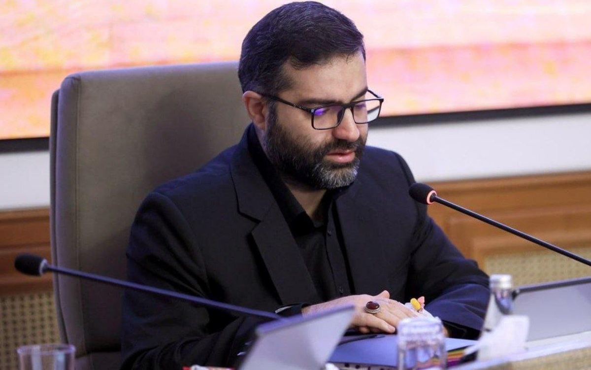 معاون پزشکیان: اگر خودروی ژاپنی به جای چینی وارد می‌کردیم ارزان‌تر درمی‌آمد/ هزینه خودروهای بی‌کیفیت را مردم داده‌اند +فیلم