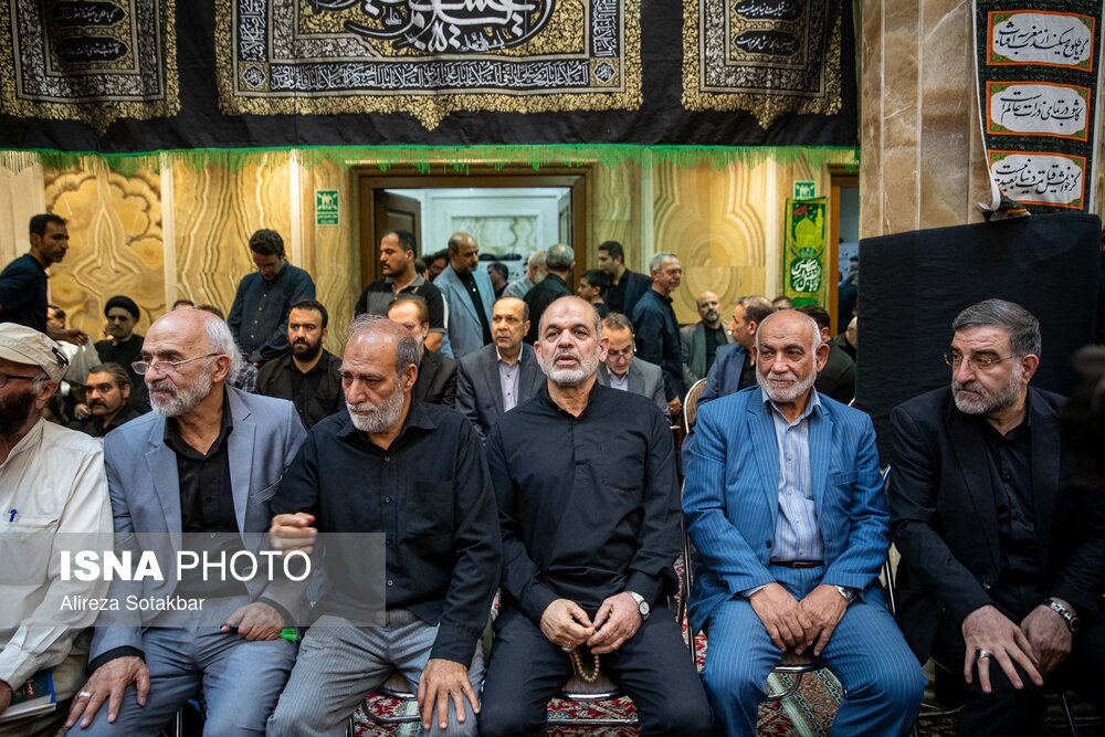 هم‌نشینی پزشکیان و چهره‌های اصولگرا و اصلاح‌طلب در مراسم ختم احمد توکلی + تصاویر 13