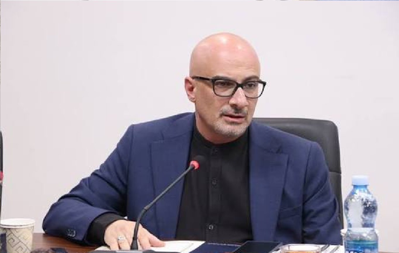 واکنش عضو حقیقی شورای اطلاع‌رسانی دولت به سانسور سخنان پزشکیان/ «دکان شمع‌فروشی‌تان با بستن نور دیگران رونق نمی‌گیرد»