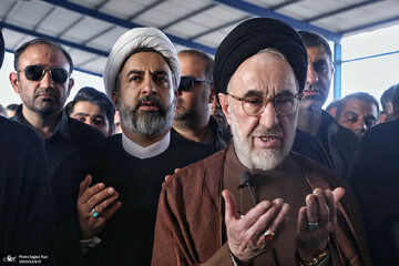 حضور معاون دفتر رهبری در مراسم ختم خواهر خاتمی+ عکس
