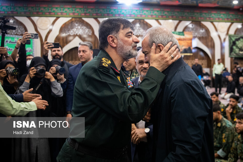 عکسی خاص از مسعود پزشکیان و سردار رادان در یک مراسم 2