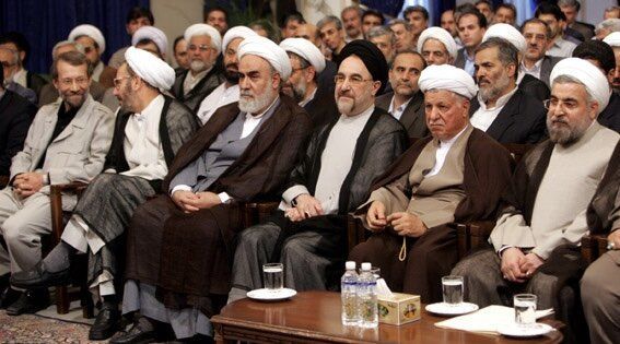 عکسی قدیمی و مهم از روزی که حسن روحانی جایش را به علی لاریجانی داد