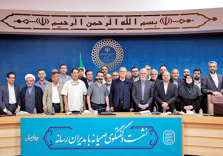 پزشکیان: مذاکرات با مجوز رهبری است؛ انسجام ملی سد راه نفوذ دشمن