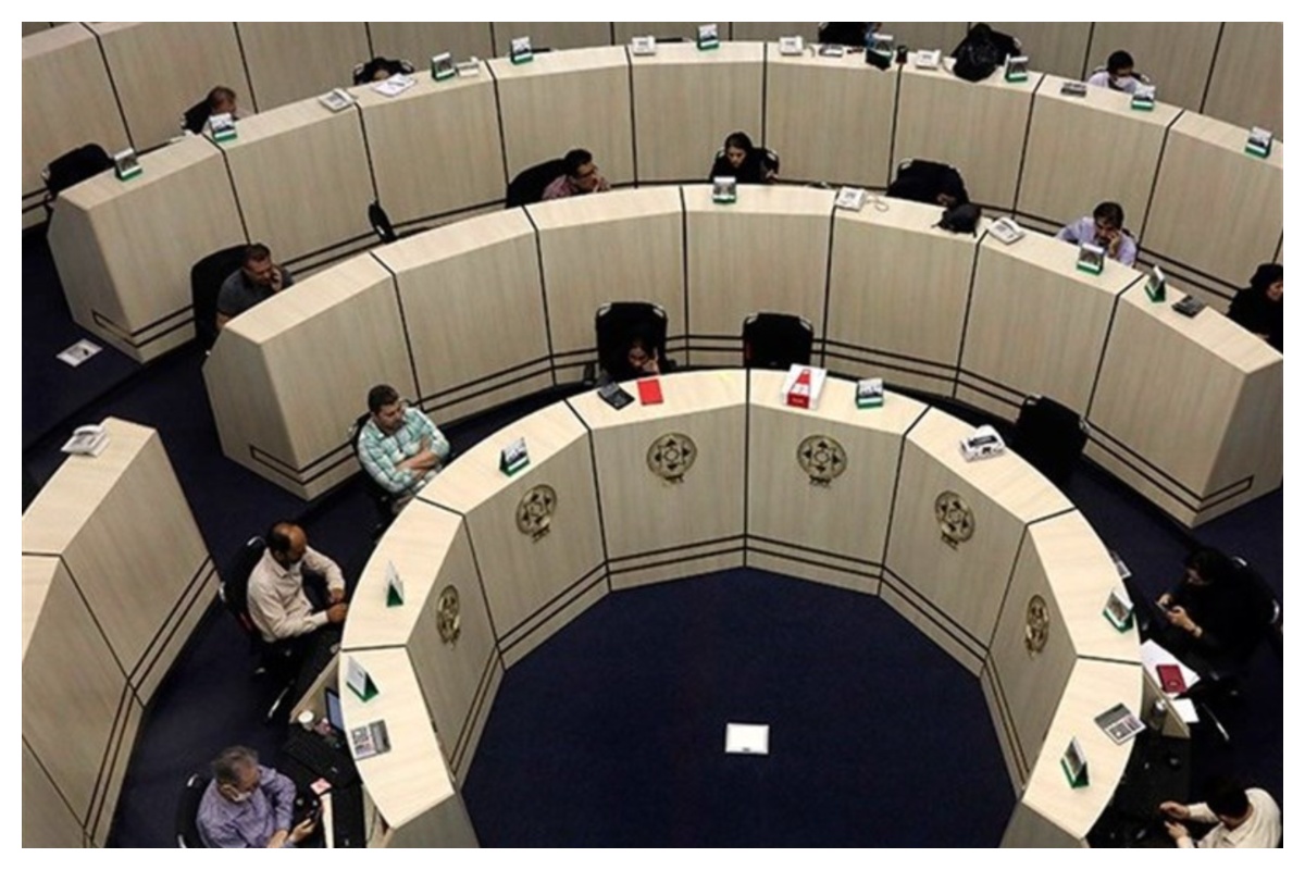 هتتریک نزول در بورس/ تداوم احتیاط سرمایهگذاران حقیقی + فیلم