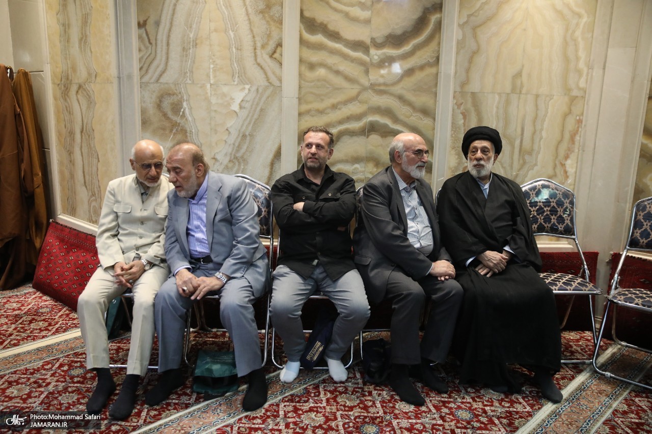 تصاویری جدید از هادی خامنه ای در مراسم ختم همسر علی آقا محمدی 3