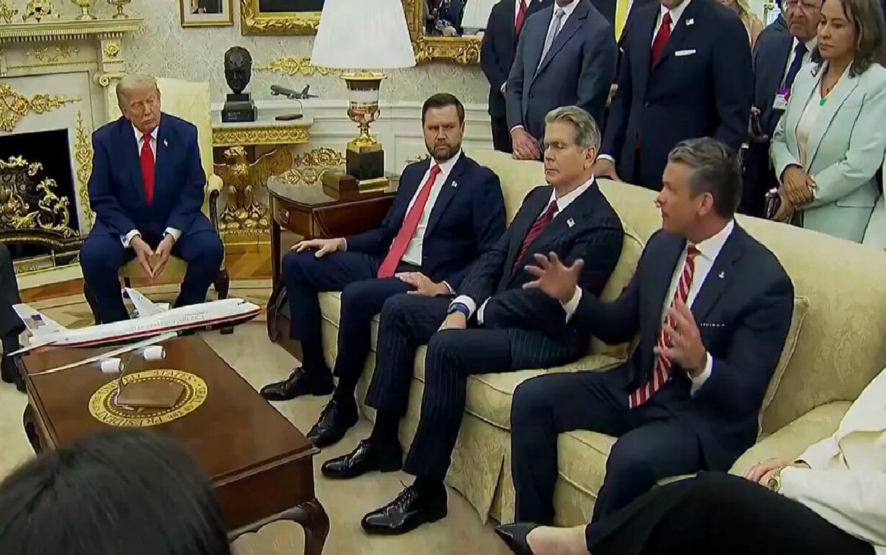 هگست: به ایران فرصت مذاکره داده شد/ آنها می‌توانند گفت‌‌وگو را انتخاب کنند یا با وزارت جنگ روبه‌رو شوند