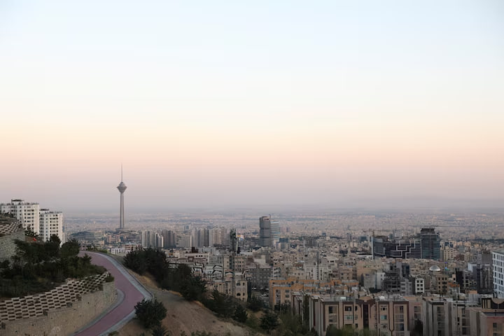 توافق بزرگ تهران-واشنگتن: صندوق ۳۰۰ میلیارد دلاری برای بازسازی زیرساخت‌های ایران