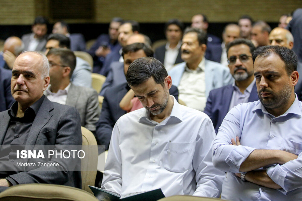 قرآن خواندن پسر مسعود پزشکیان در یک مراسم + عکس 2