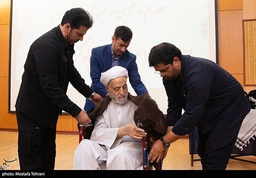 تصاویر حضور قرائتی با ویلچر در یک مراسم + عکس ها 6