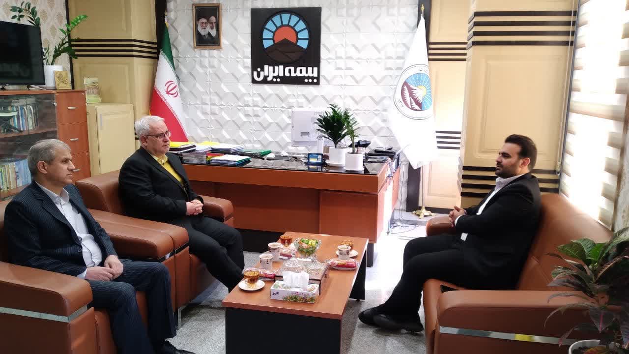 دیدار مدیر بیمه دی خراسان جنوبی با پیشکسوتان صنعت بیمه 2